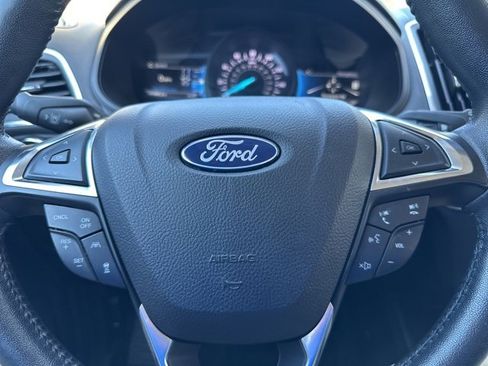 Used 2022 Ford Edge Titanium image 19