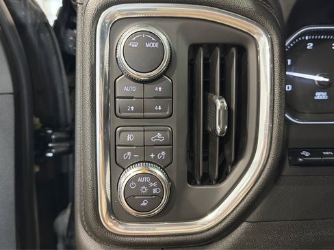 Used 2023 GMC Sierra 3500 Denali w/ Denali Black Diamond Edition AWD/4WD image 22
