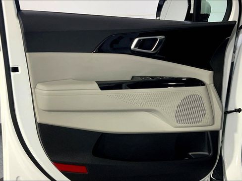 Certified 2023 Kia Carnival EX FWD image 25