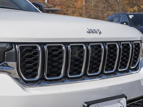 New 2025 Jeep Grand Cherokee Laredo X w/ Luxury Tech Group I image 12