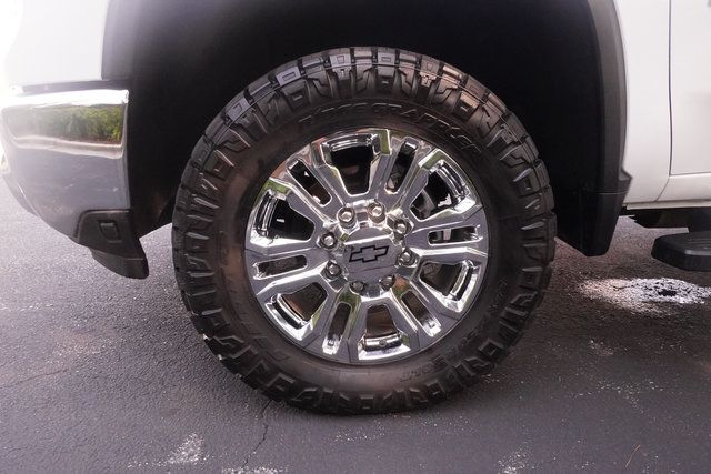 Used 2025 Chevrolet Silverado 2500 LTZ w/ LTZ Convenience Package AWD/4WD image 34