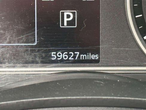 Certified 2021 Nissan Versa SV image 23