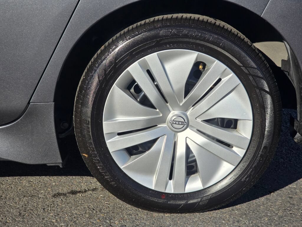 Used 2025 Nissan Leaf S FWD image 10