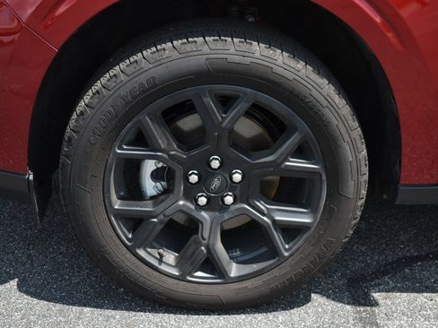 Used 2026 Ford Maverick XLT w/ Equipment Group 301A AWD/4WD image 10