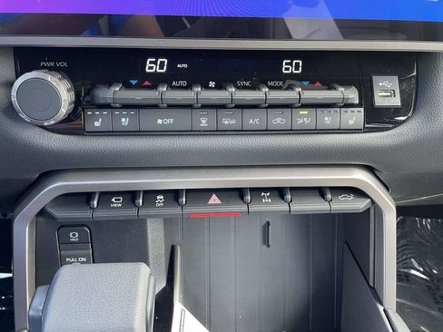 New 2026 Toyota Tundra Limited AWD/4WD image 39