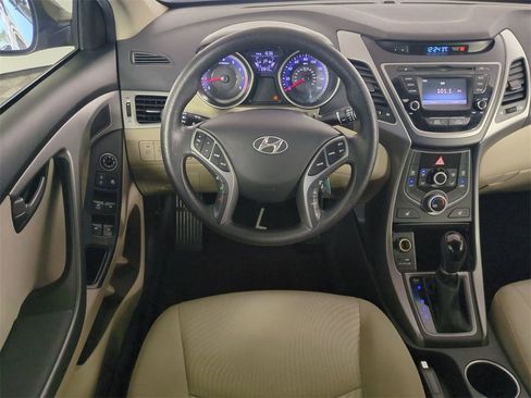 Used 2014 Hyundai Elantra SE w/ Option Group 02 image 16