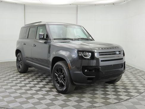 Used 2026 Land Rover Defender 110 S AWD/4WD image 3