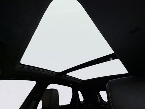 Certified 2024 Cadillac XT5 Premium Luxury w/ Platinum Package image 7