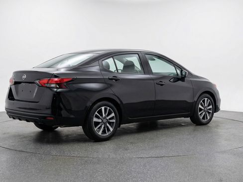 Used 2025 Nissan Versa SV FWD image 9
