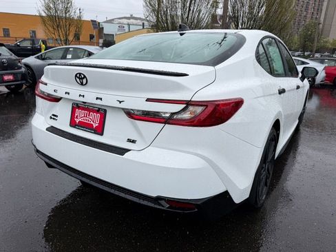 New 2026 Toyota Camry Hybrid image 10