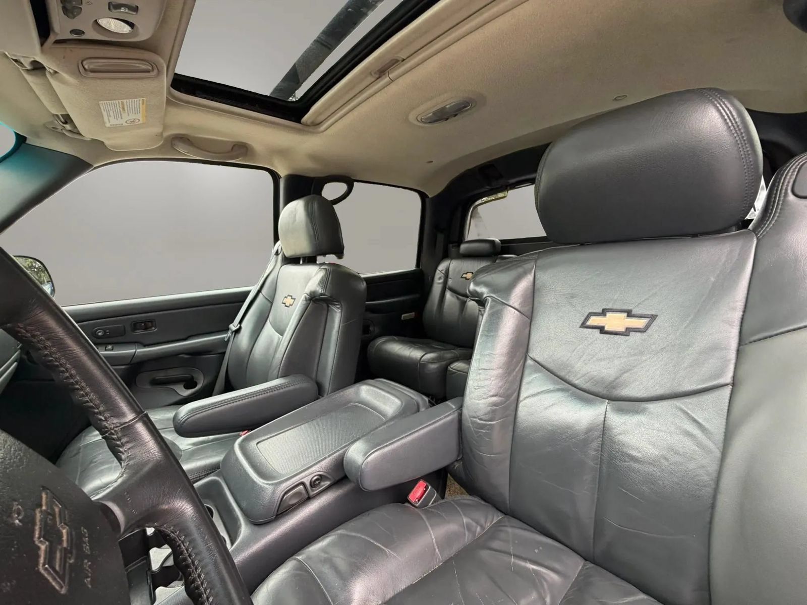 Used 2002 Chevrolet Avalanche 4x4 w/ Off-Road Suspension Pkg image 11