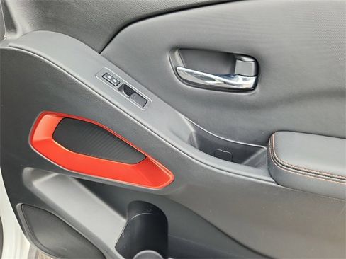 Certified 2023 Nissan Frontier PRO-4X w/ Technology Package image 15