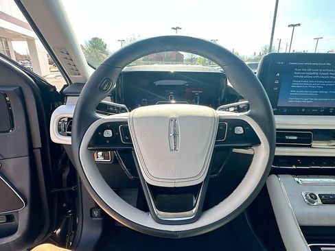Certified 2025 Lincoln Aviator Reserve w/ Illumination Package RWD image 18