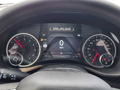New 2026 RAM 1500 Express AWD/4WD image 14