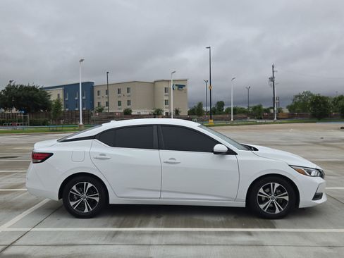 Used 2023 Nissan Sentra SV FWD image 2
