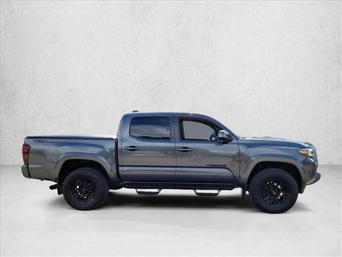 Used 2022 Toyota Tacoma TRD Sport w/ Technology Package RWD image 4