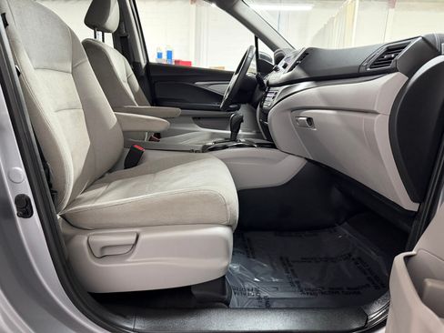 Used 2020 Honda Pilot LX image 25