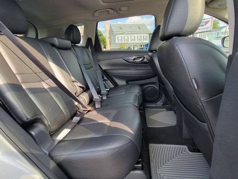 Used 2018 Nissan Rogue SL w/ Premium Package AWD/4WD image 24