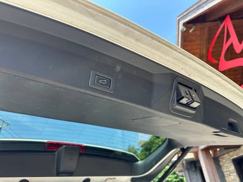 Used 2019 Subaru Ascent Touring AWD/4WD image 7