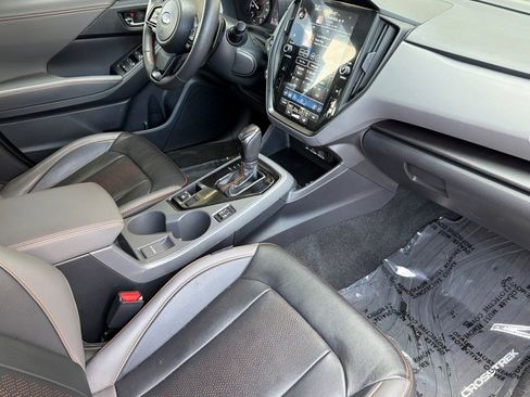 Used 2024 Subaru Crosstrek 2.5i Limited w/ Crosstrek Mirror Package image 13