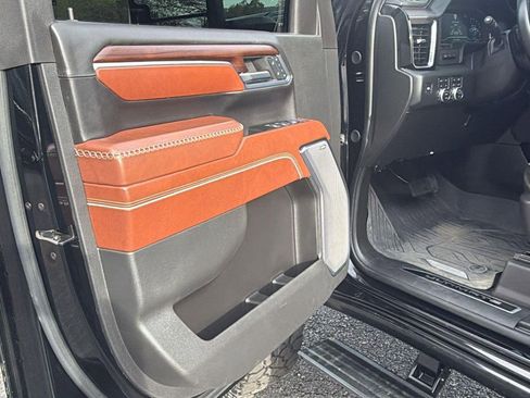 Used 2024 GMC Sierra 3500 Denali Ultimate AWD/4WD image 11