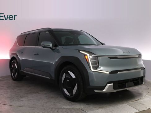 Used 2024 Kia EV9 Wind AWD/4WD image 12