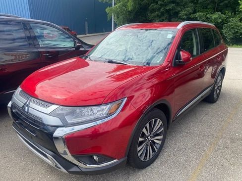 Used 2020 Mitsubishi Outlander LE FWD image 2