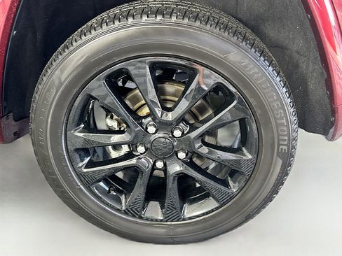 Used 2022 Jeep Grand Cherokee Laredo X image 30