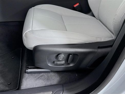 Used 2026 Land Rover Range Rover Velar Dynamic SE image 22