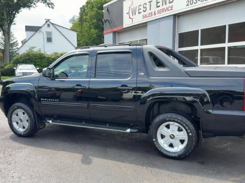 Used 2011 Chevrolet Avalanche LT w/ Luxury Package AWD/4WD image 7