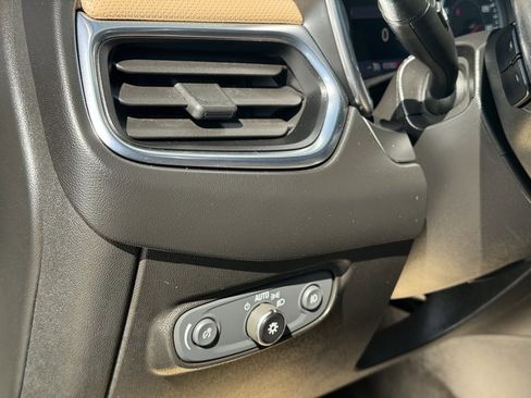 Used 2022 Chevrolet Equinox Premier image 22