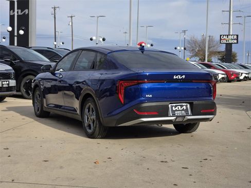 New 2025 Kia K4 LXS image 3