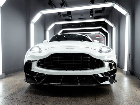 Used 2021 Aston Martin DBX AWD/4WD image 4
