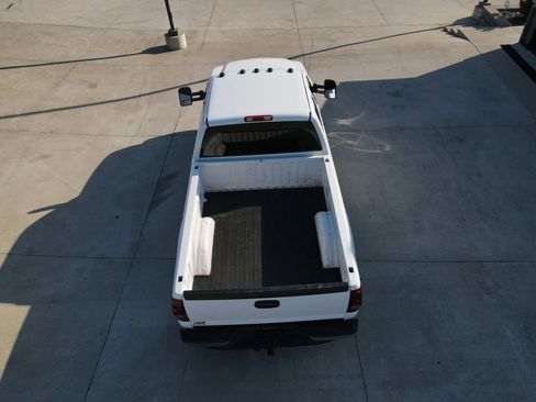 Used 2005 Chevrolet Silverado 2500 LS w/ Heavy-Duty Power Package image 54