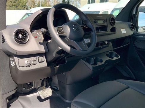 Used 2024 Mercedes-Benz Sprinter 2500 image 50