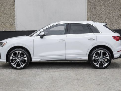 Used 2020 Audi Q3 2.0T Premium Plus w/ Premium Plus Package AWD/4WD image 14