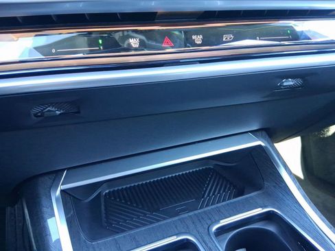 New 2026 BMW 750e xDrive w/ Premium Package image 26