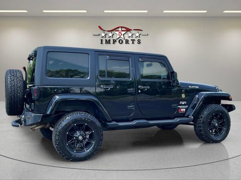 Used 2016 Jeep Wrangler Unlimited Sahara w/ Connectivity Group image 7