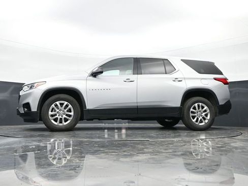 Used 2021 Chevrolet Traverse LS FWD image 36