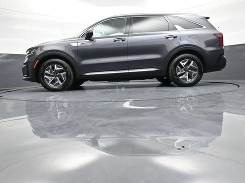 Certified 2021 Kia Sorento EX FWD image 36