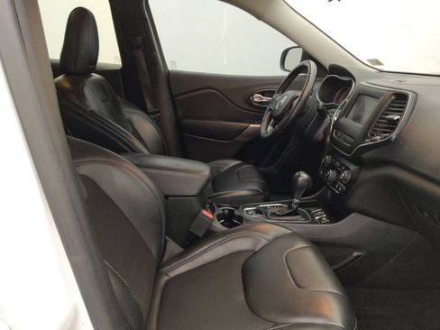 Used 2019 Jeep Cherokee Latitude Plus image 21