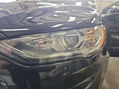 Used 2020 Ford Fusion SE FWD image 28