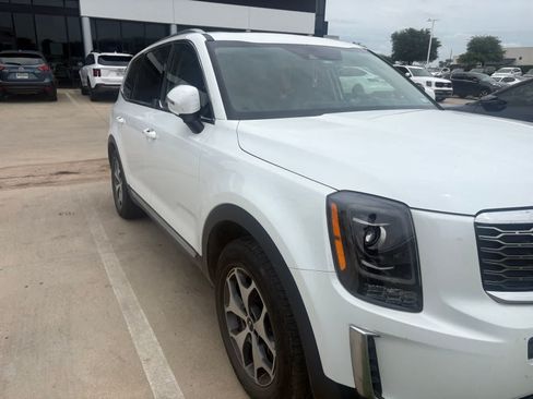 Used 2020 Kia Telluride EX w/ Towing Package FWD image 6