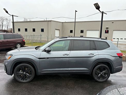 Used 2023 Volkswagen Atlas SEL R-Line image 6