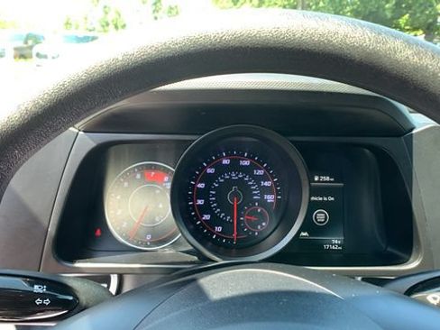 Used 2023 Hyundai Elantra SEL FWD image 13