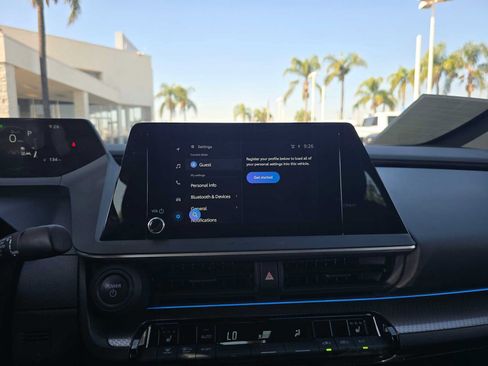 Used 2025 Toyota Prius XLE FWD image 27