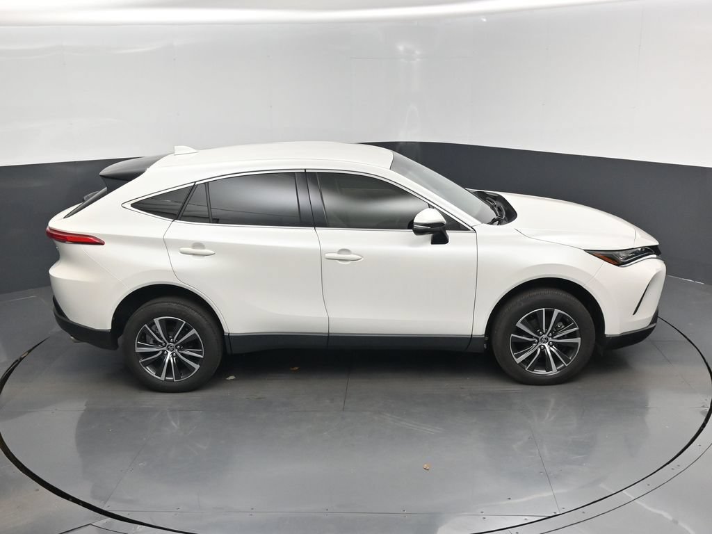 Used 2022 Toyota Venza LE AWD/4WD image 13