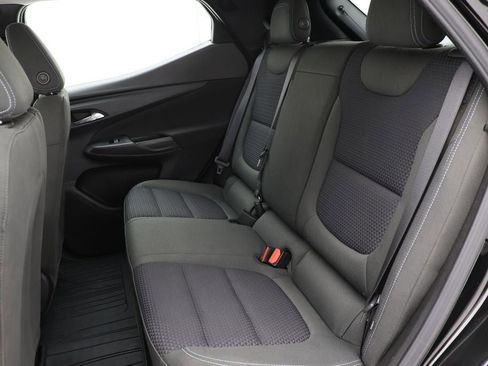 Used 2023 Chevrolet Bolt EUV LT w/ Comfort Package image 11