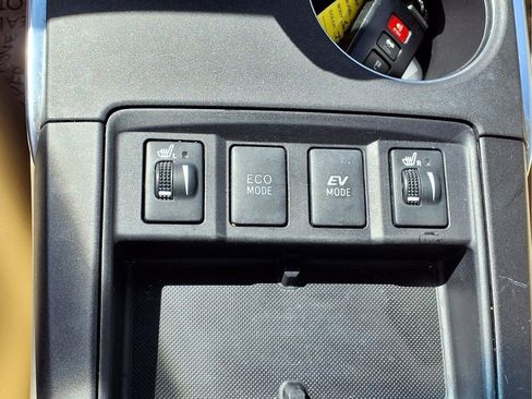 Used 2016 Toyota Camry XLE FWD image 20