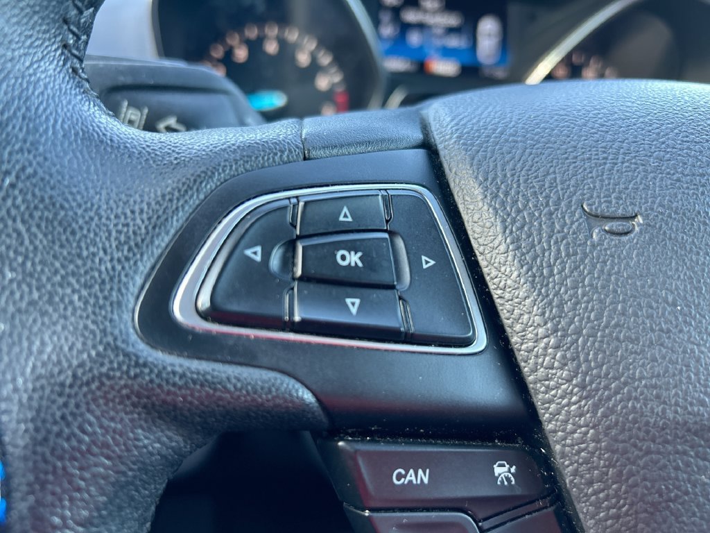 Used 2018 Ford Escape SE w/ Ford Safe & Smart Package FWD image 15